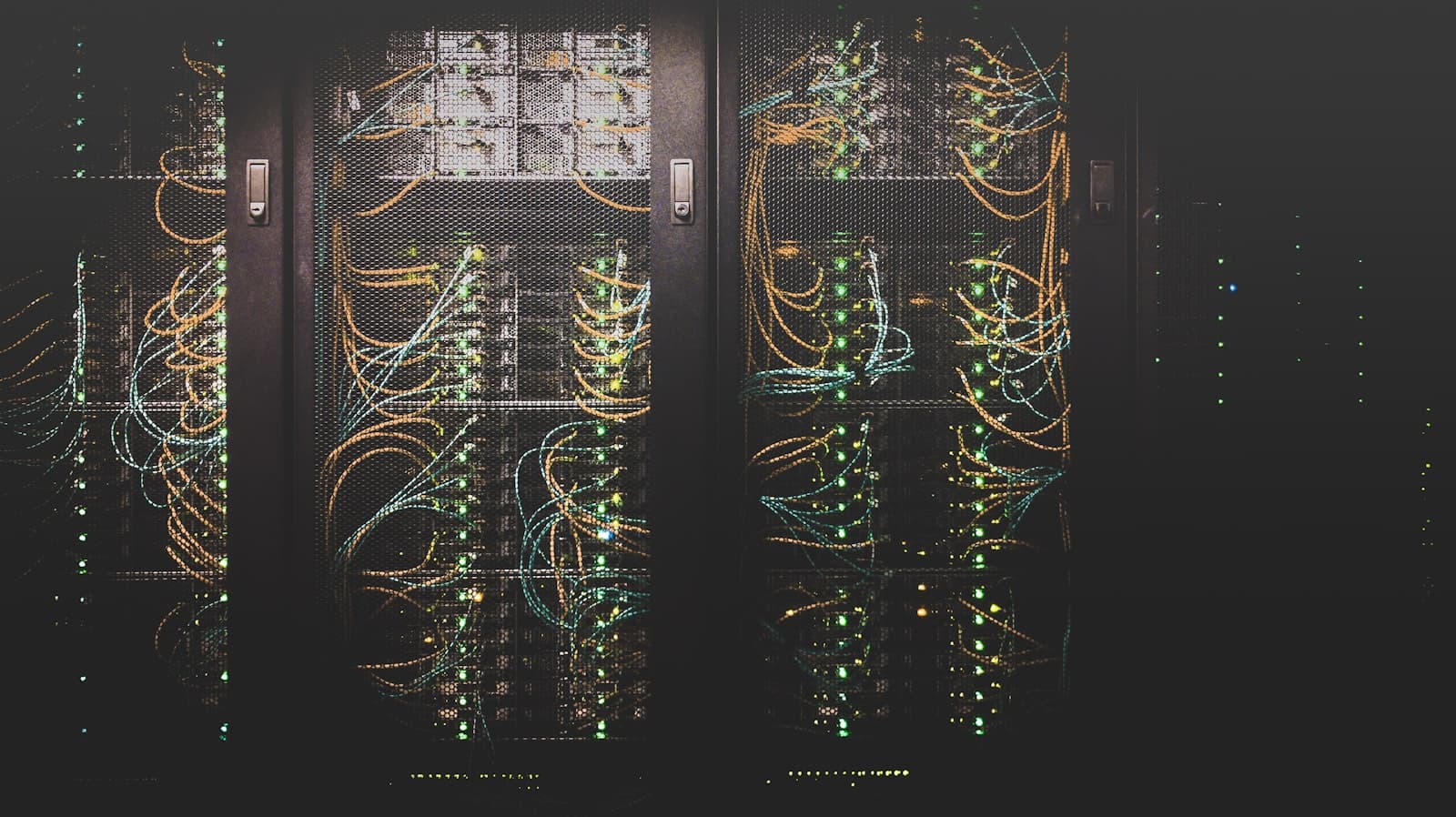 Pusat data & infrastruktur IoT